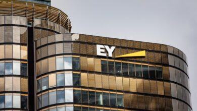 Ernst & Young (EY) là một trong bốn công ty kiểm toán lớn nhất thế giới thuộc nhóm Big 4